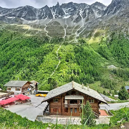 La Patrouille Des Glaciers By Interhome
