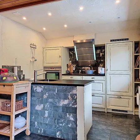 Apartman La Patrouille Des Glaciers By Interhome Arolla